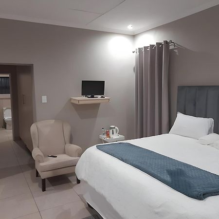 Elegant Guest House Matsapha Екстер'єр фото
