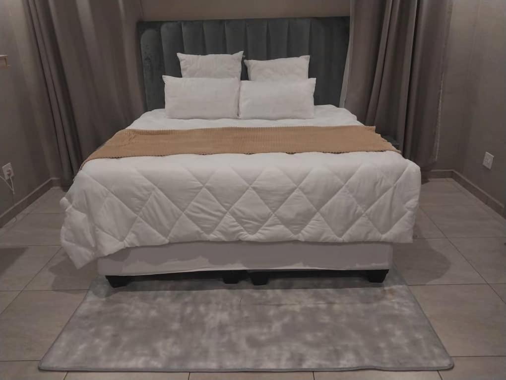 Elegant Guest House Matsapha Екстер'єр фото